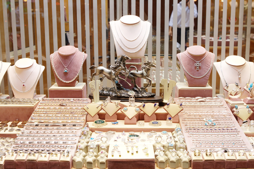 Why You Should Manage Your Jewelry Store With A POS System